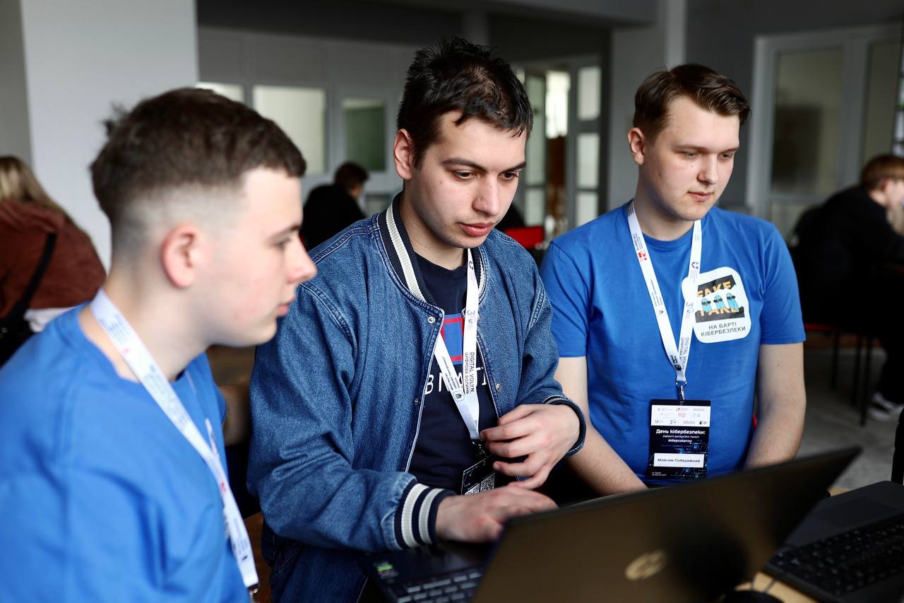 Змагання хакерів та обмін досвідом: підсумки дня кібербезпеки в Луцьку